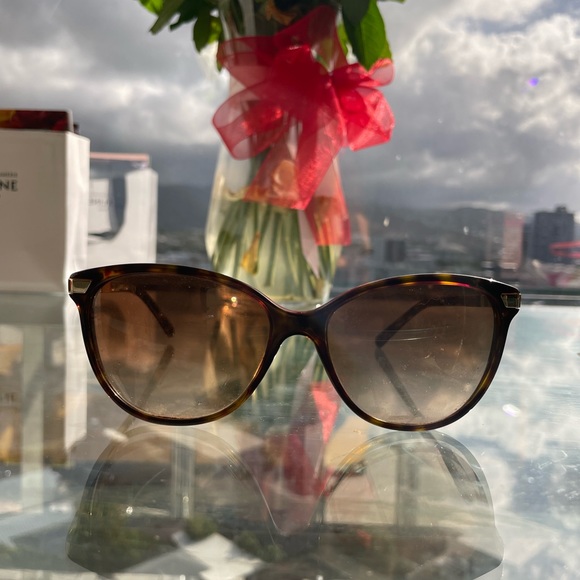 Burberry Sunglasses - Picture 6 of 10